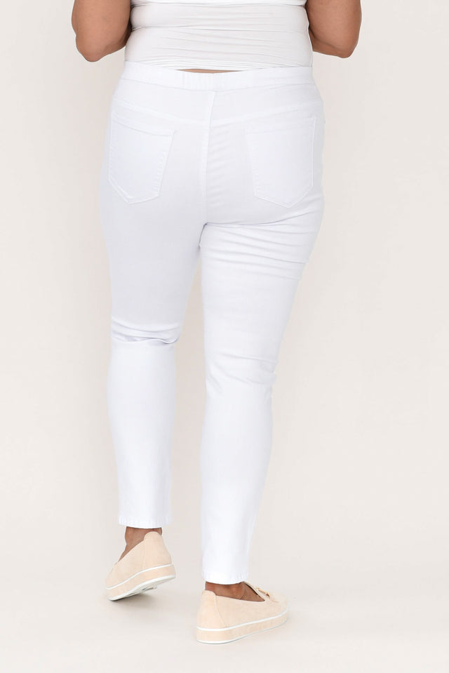 Zadie Distressed White Stretch Jeans,Brunette model,alt text|model:Pilita image 11