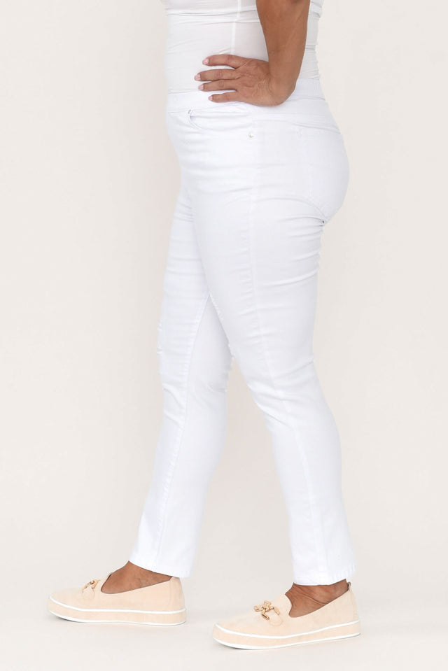 Zadie Distressed White Stretch Jeans,Brunette model,alt text|model:Pilita image 10