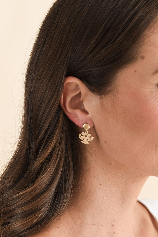 Zeta Gold Daisy Stud Earrings