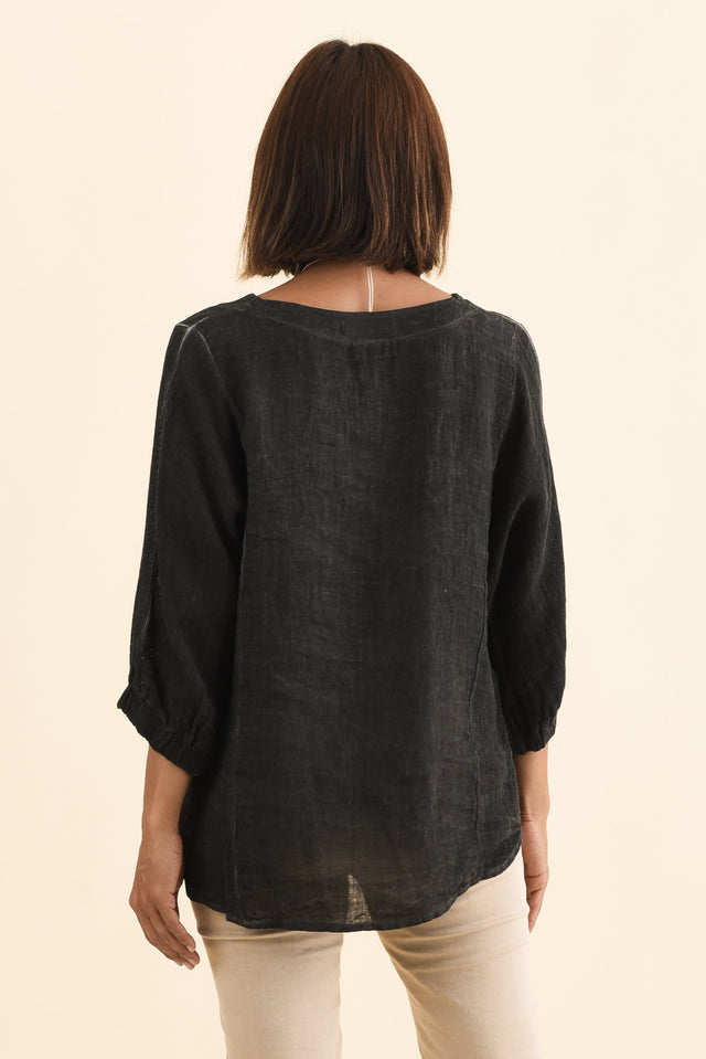 Ziola Black Linen Cotton Top,Brunette model,alt text|model:Cara image 5