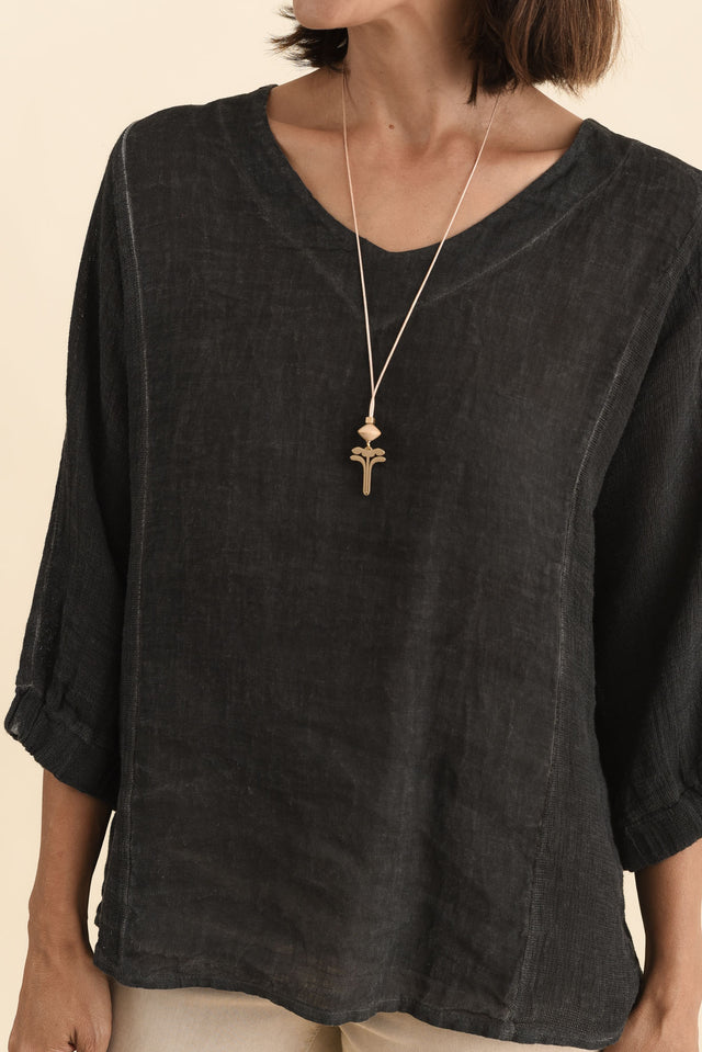 Ziola Black Linen Cotton Top,Brunette model,alt text|model:Cara image 6