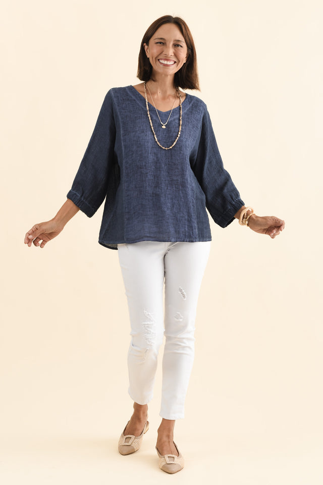 Ziola Blue Linen Cotton Top,Brunette model,alt text|model:Cara image 7