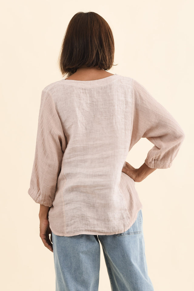 Ziola Pink Linen Cotton Top,Brunette model,alt text|model:Cara image 6