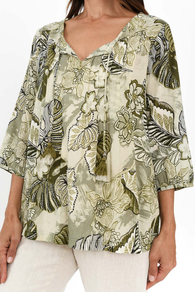 alt text|model:Cara image 7