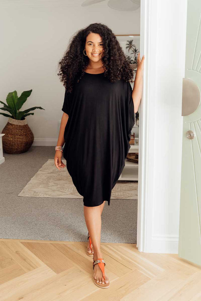 plus-size-sleeved-dresses,plus-size-below-knee-dresses,plus-size-batwing-dresses,plus-size,curve-dresses,curve-basics,plus-size-basic-dresses,facebook-new-for-you image 2
