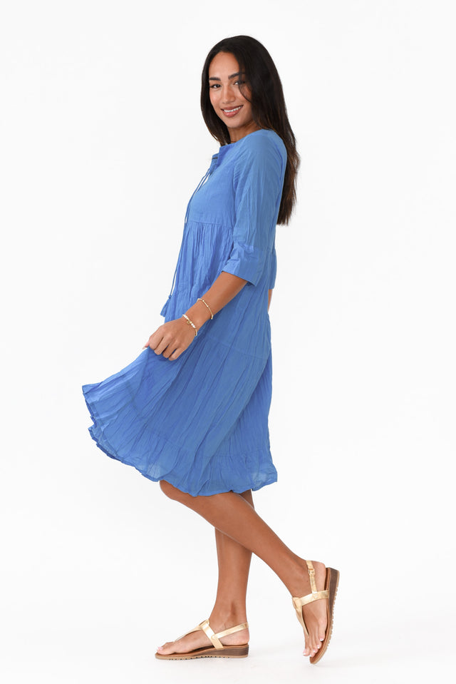 alt text|model:Demi image 3