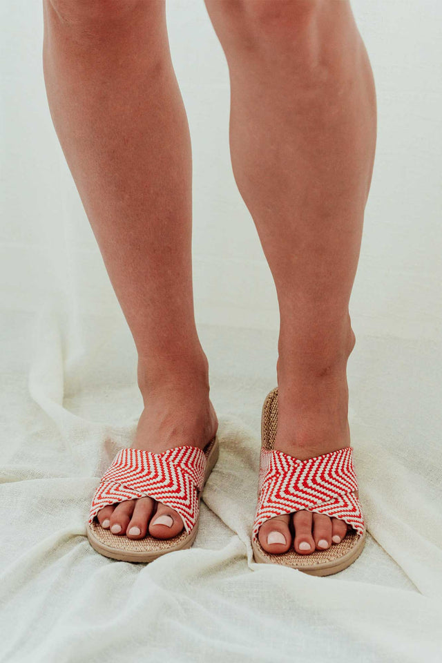 Molona Red Stripe Crossover Slide