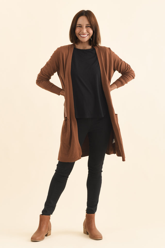 alt text|model:Cara image 5