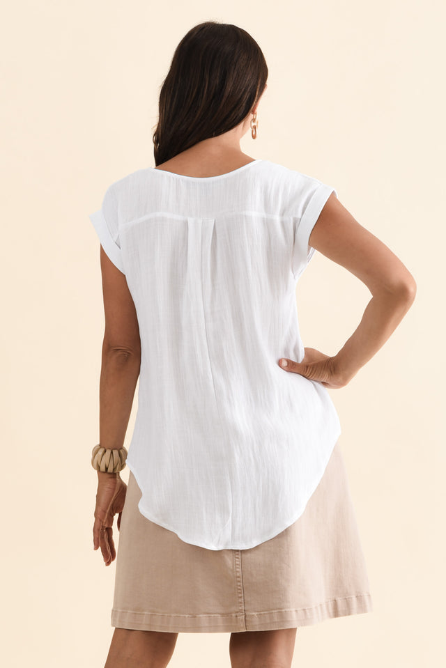 Aiden White Linen Blend Pocket Top,Brunette model,alt text|model:Cara image 5