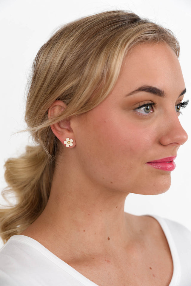 Aileen White Flower Stud Earrings