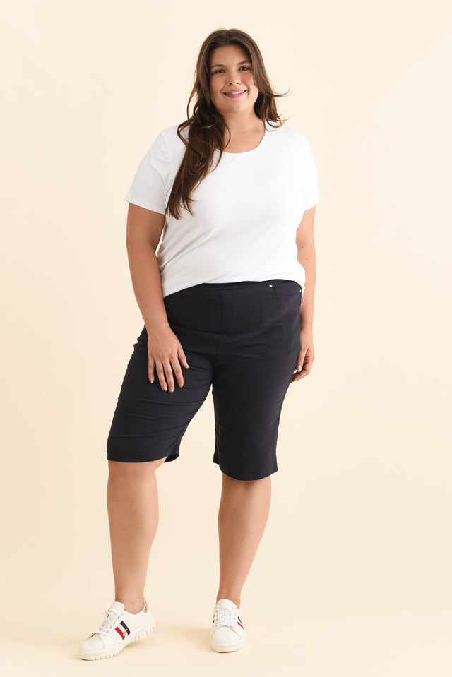 Air-Lite Navy Stretch Pocket Shorts,Brunette model,alt text|model:Gabby image 9