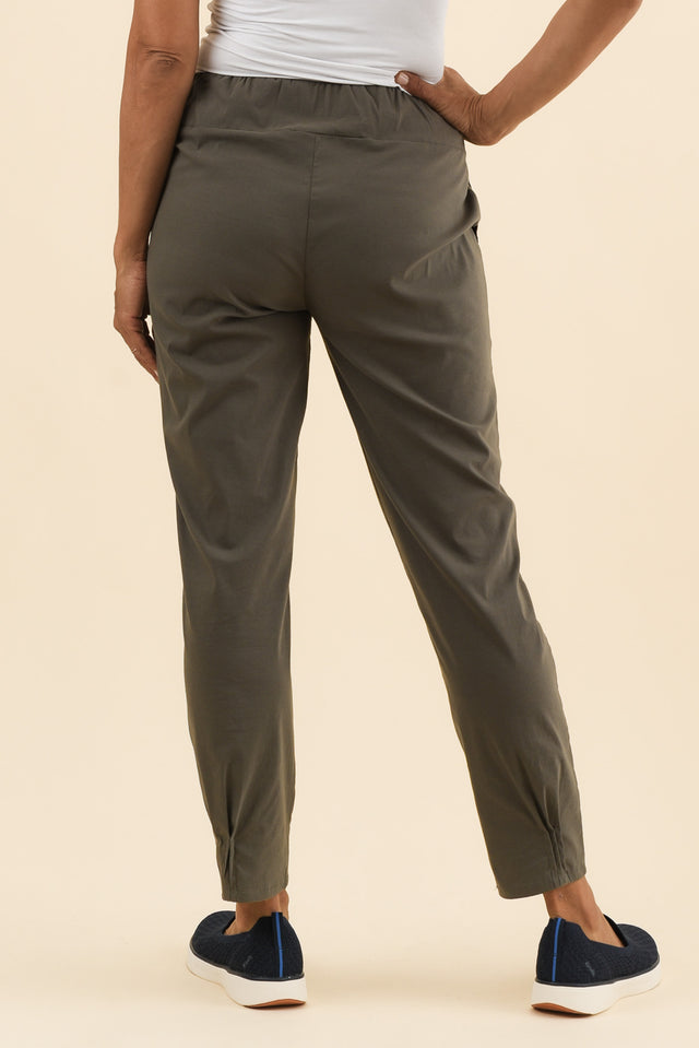 Air-Lite Olive Stretch Cargo Pants,Back,Brunette model,alt text|model:Cara image 4