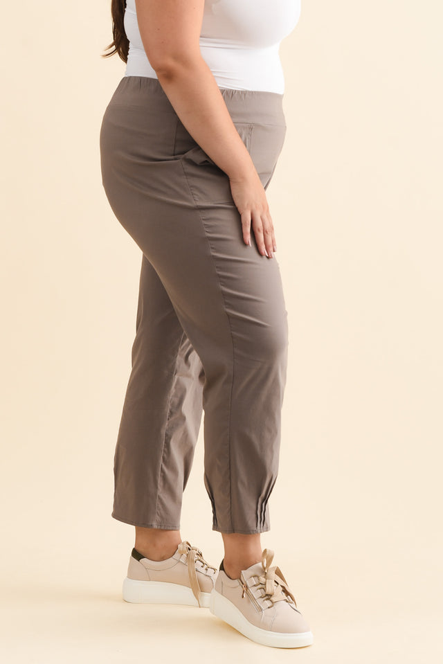 alt text|model:Gabby image 11