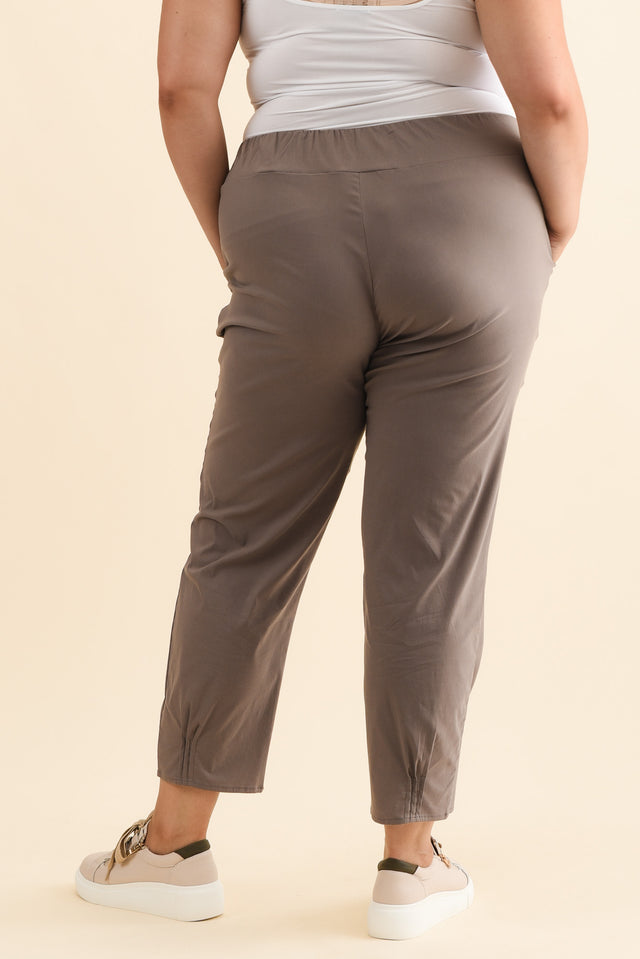 alt text|model:Gabby image 12