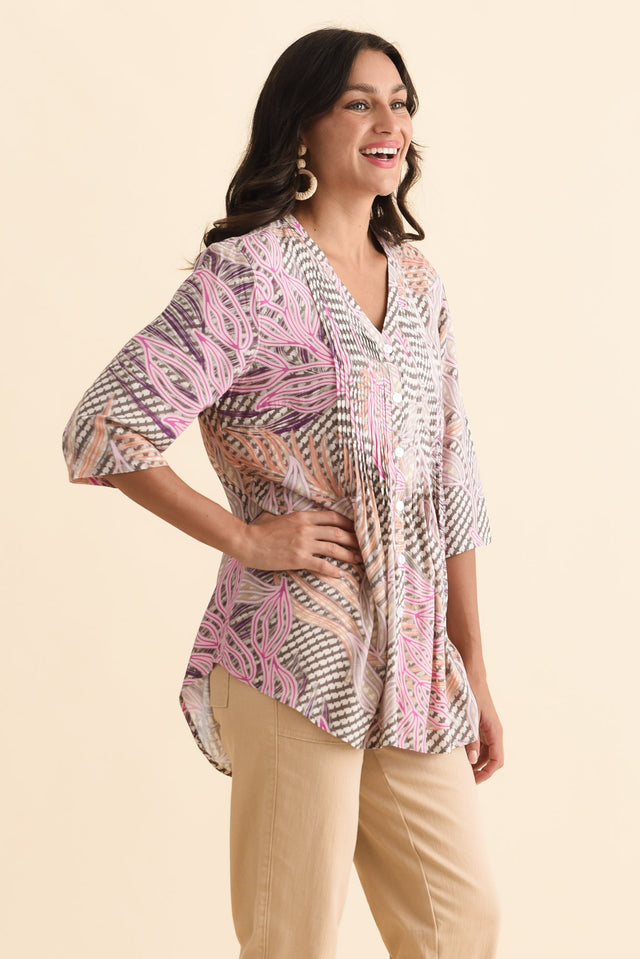 alt text|model:Brontie image 3