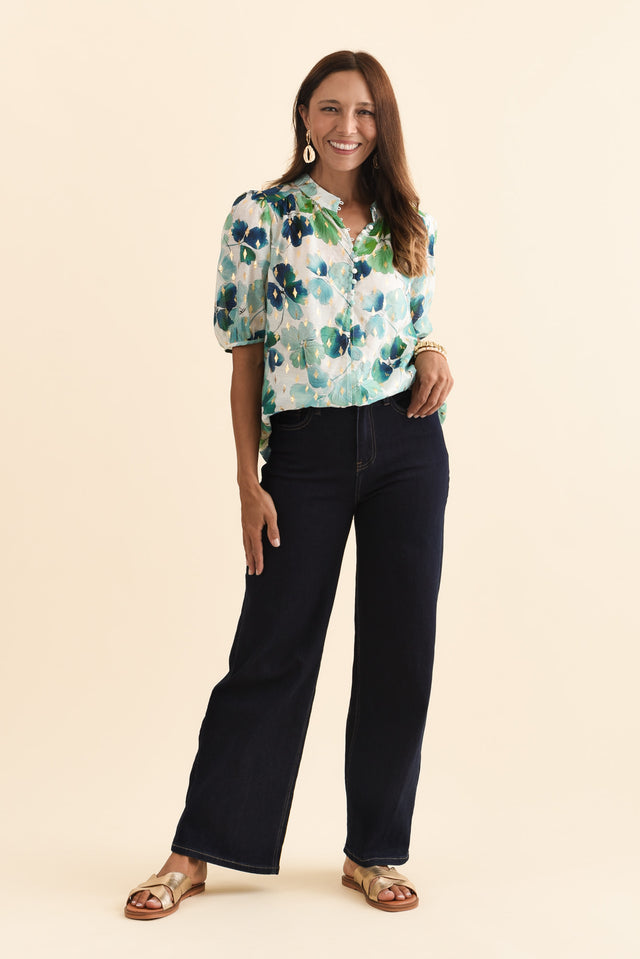 alt text|model:Cara image 6