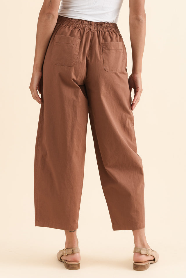 Alma Tan Cotton Barrel Pants,Back,Brunette model,alt text|model:Brontie image 4