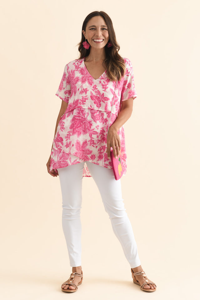 alt text|model:Cara image 3