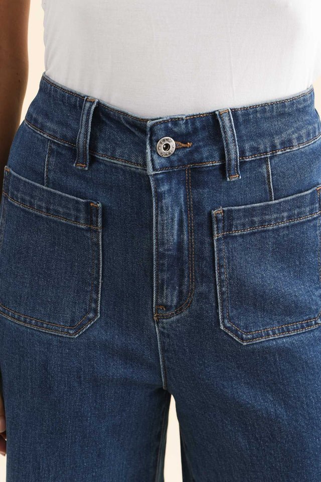 alt text|model:Brontie image 5