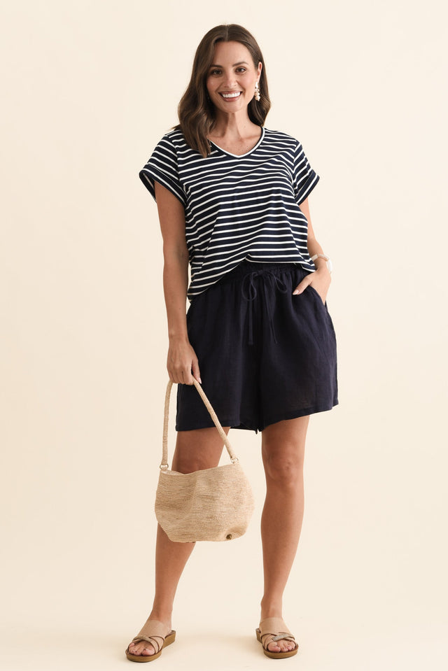 Astoria Navy Linen Drawstring Shorts,Brunette model,alt text|model:MJ image 3