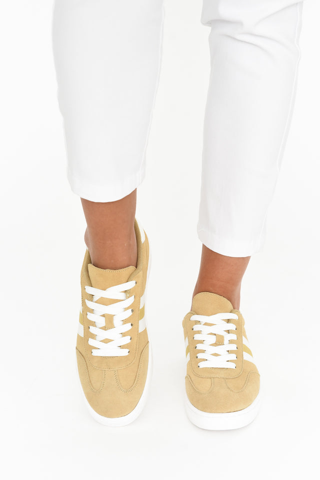 Attitude Natural Suede Sneaker