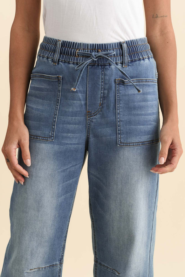 BB Barrel Blue Jeans,Brunette model,alt text|model:Brontie image 7