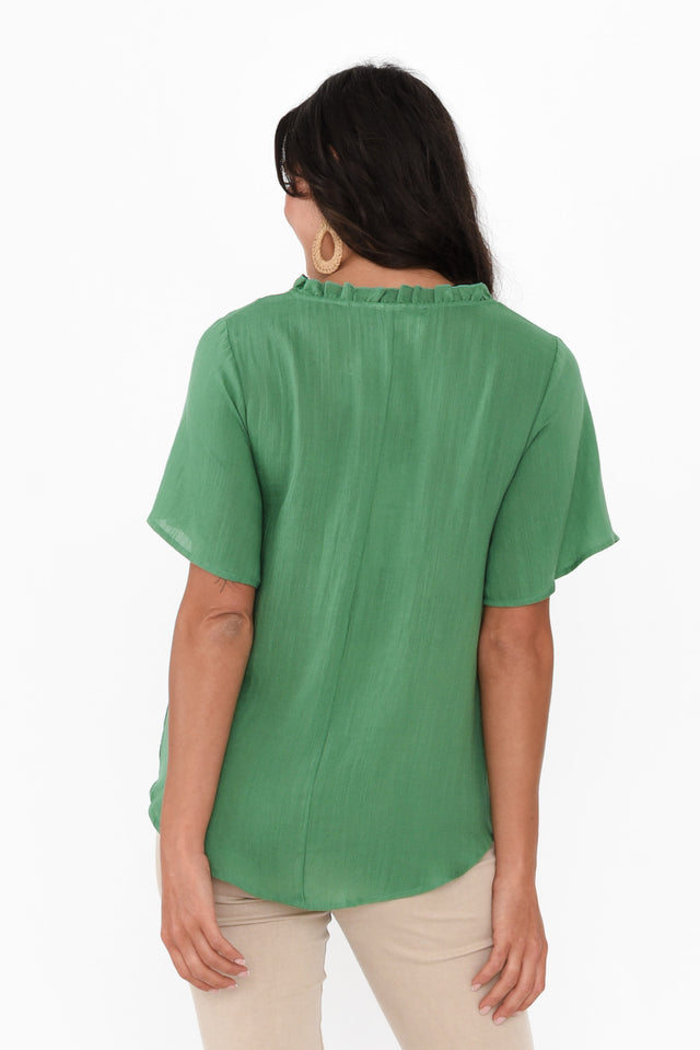 Bari Green Linen Button Top,Brunette model,alt text|model:Brontie image 5