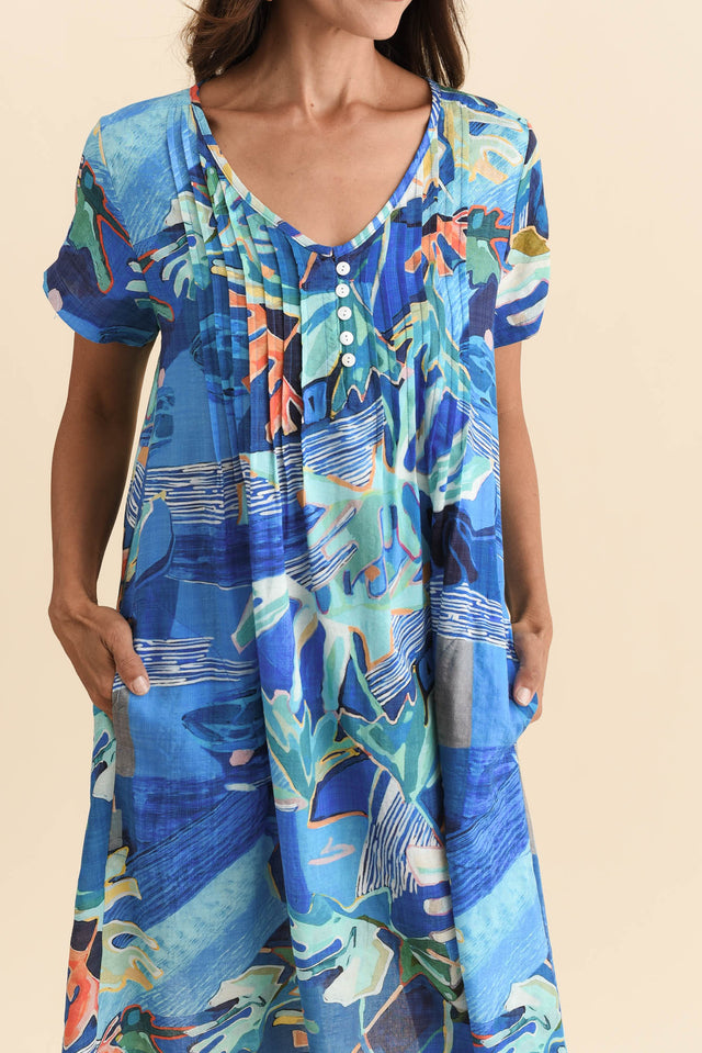 alt text|model:Cara image 5