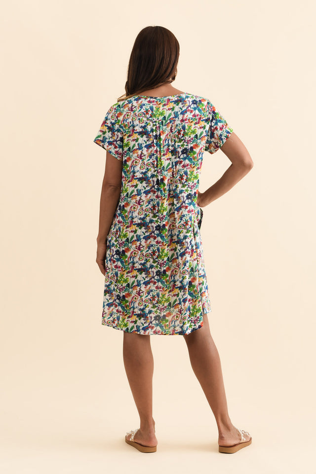 alt text|model:Cara image 4