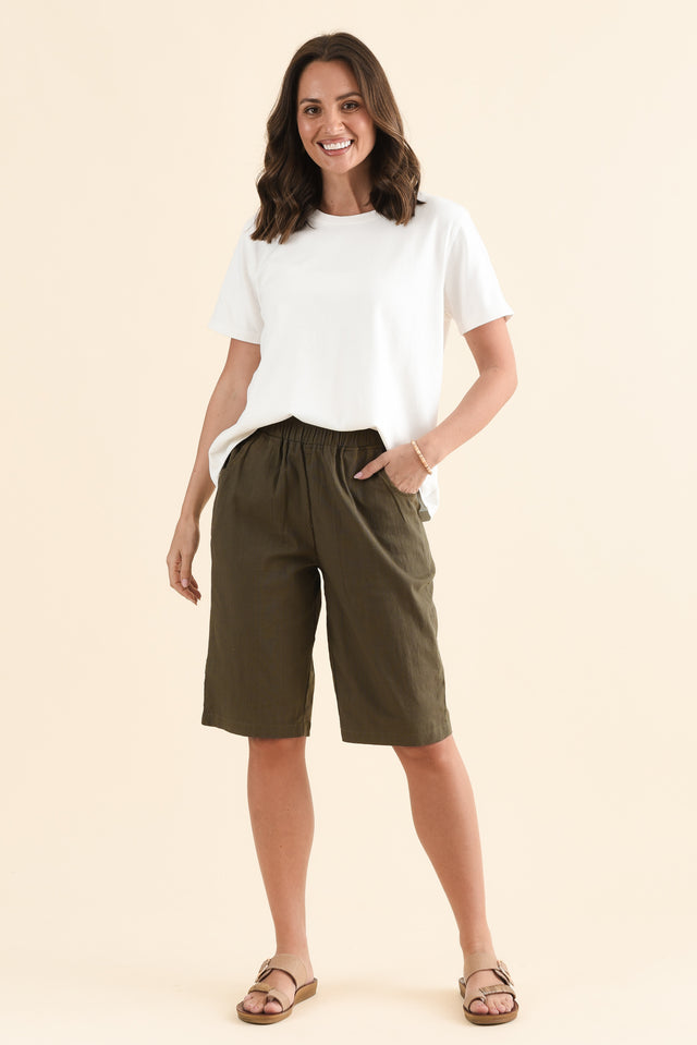 Jora Olive Pocket Shorts,Full Body,Brunette model,alt text|model:MJ image 6