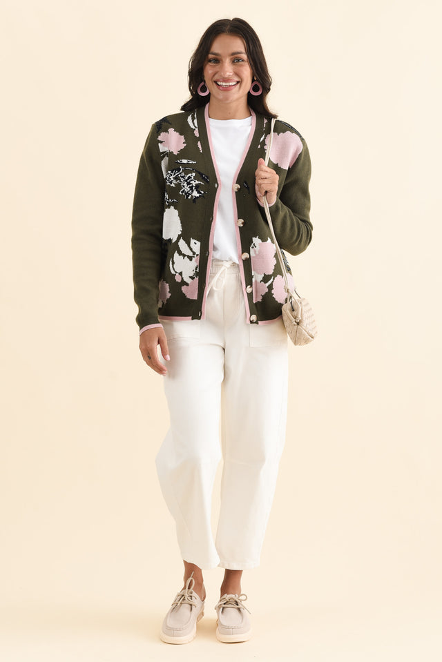 alt text|model:Brontie image 3