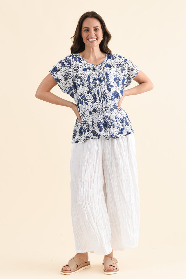 Beck Blue Garden Crinkle Cotton Top,Full Body,Brunette model,alt text|model:MJ image 6