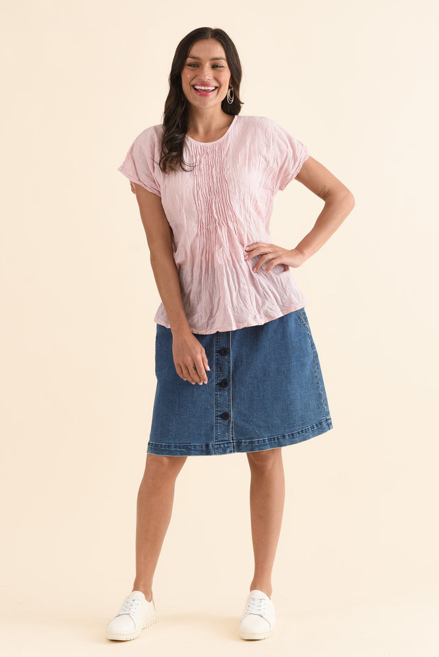 Beck Pink Crinkle Cotton Top,Full Body,Brunette model,alt text|model:Brontie image 6