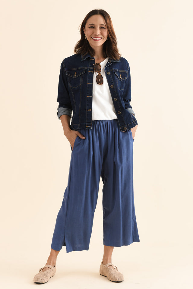 Belinda Blue Linen Blend Cropped Pants,Full Body,Brunette model,alt text|model:Cara image 4