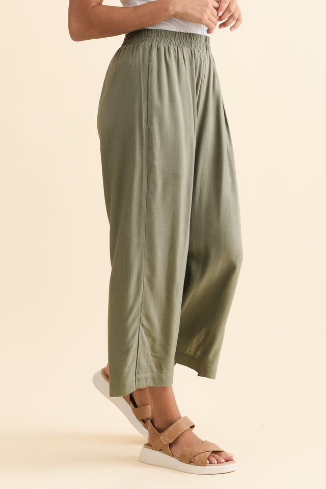 alt text|model:Brontie image 3