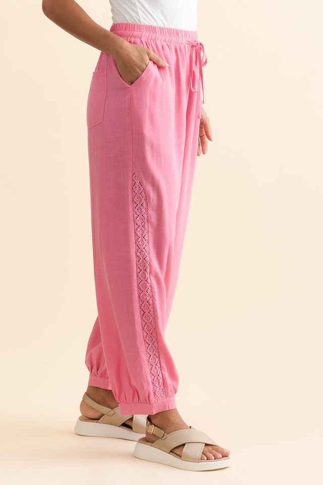 alt text|model:Brontie image 3