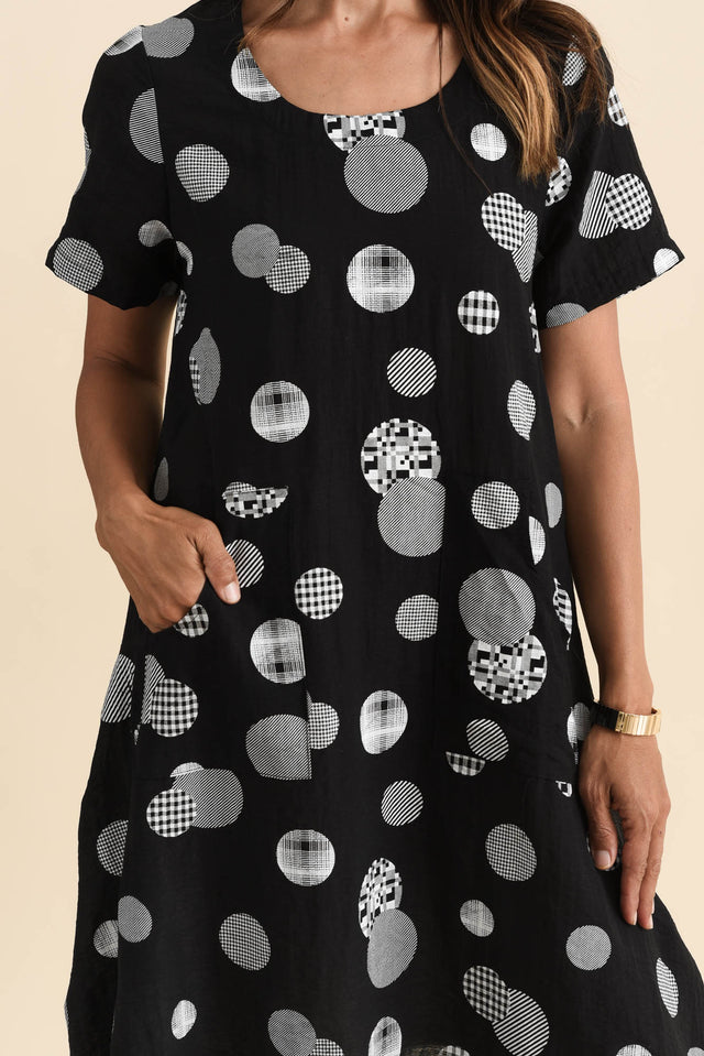 alt text|model:Cara image 6