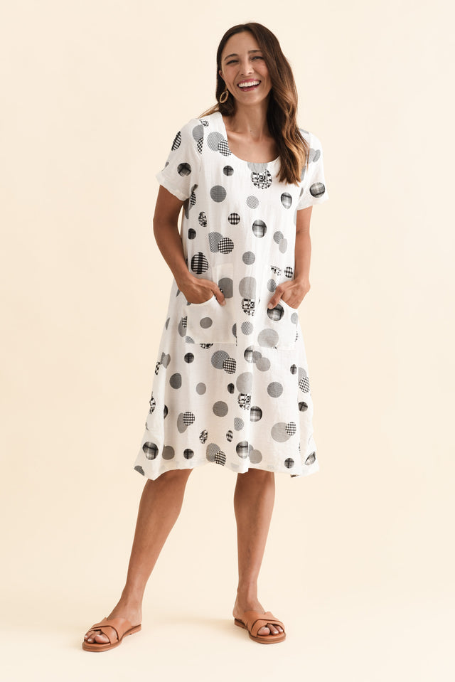 alt text|model:Cara image 7