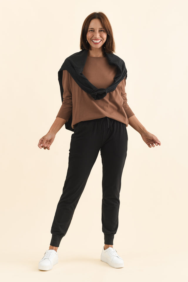 alt text|model:Cara image 3