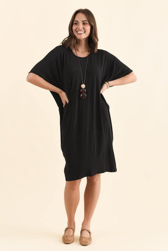 Black Maui Dress,Brunette model,alt text|model:MJ image 7