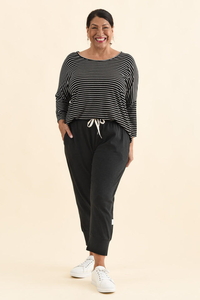 Fundamental Brunch Black Cotton Sweatpants,Brunette model,alt text|model:Pilita image 10