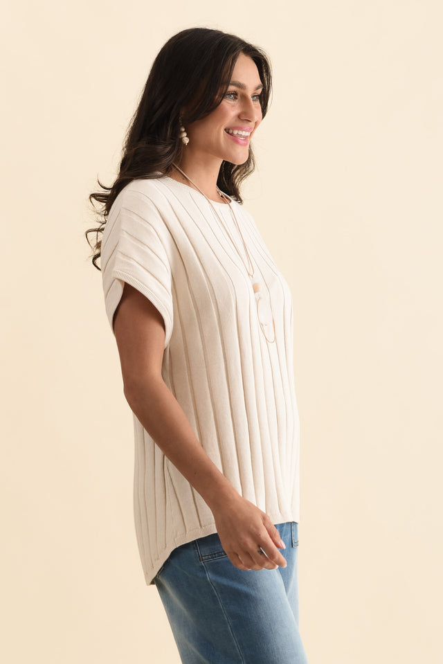 alt text|model:Brontie image 3