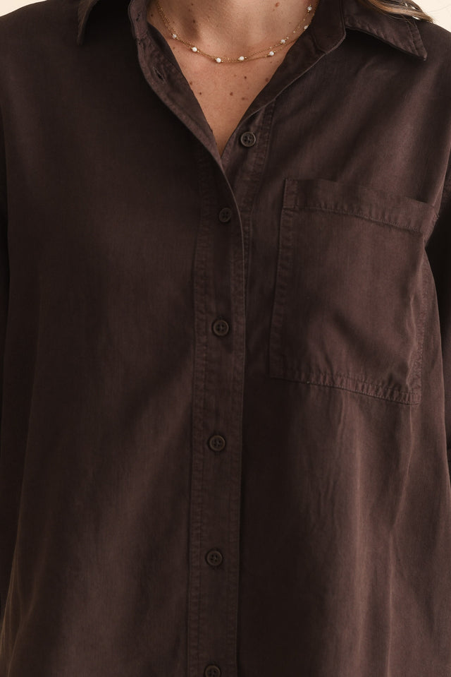 Bliss Chocolate Linen Blend Button Shirt,Detail,Brunette model,alt text|model:MJ image 5