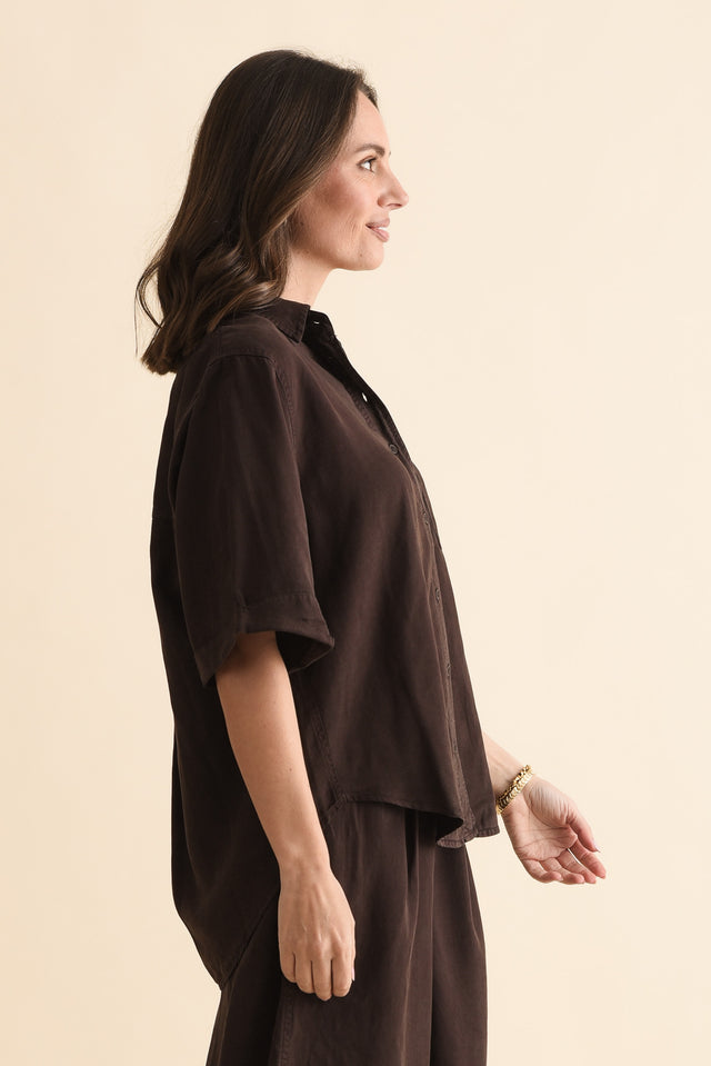 Bliss Chocolate Linen Blend Button Shirt,Side,Brunette model,alt text|model:MJ image 3
