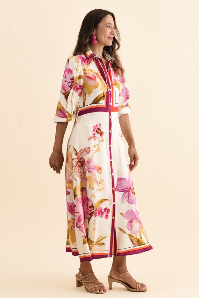 alt text|model:Cara image 4