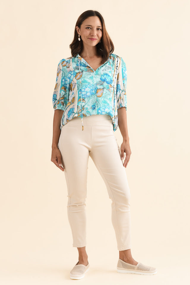 Missy Natural 7/8 Stretch Pants,Full Body,Brunette model,alt text|model:Cara image 2