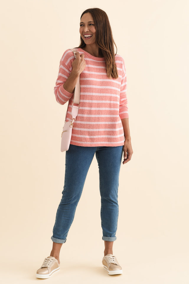 alt text|model:Cara image 3