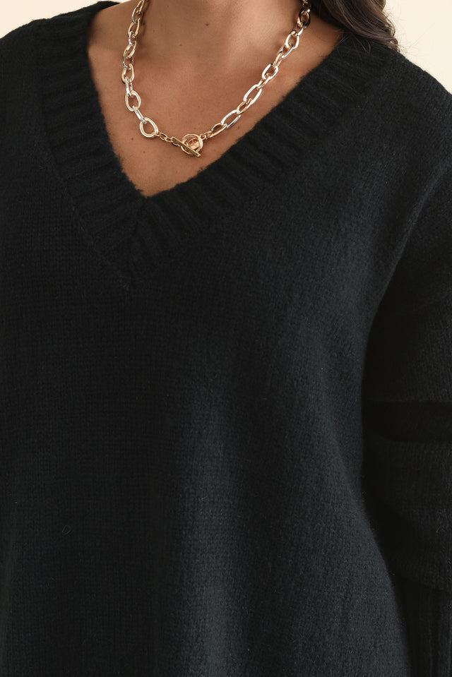 Brilla Black V Neck Jumper,Brunette model,alt text|model:Brontie image 6