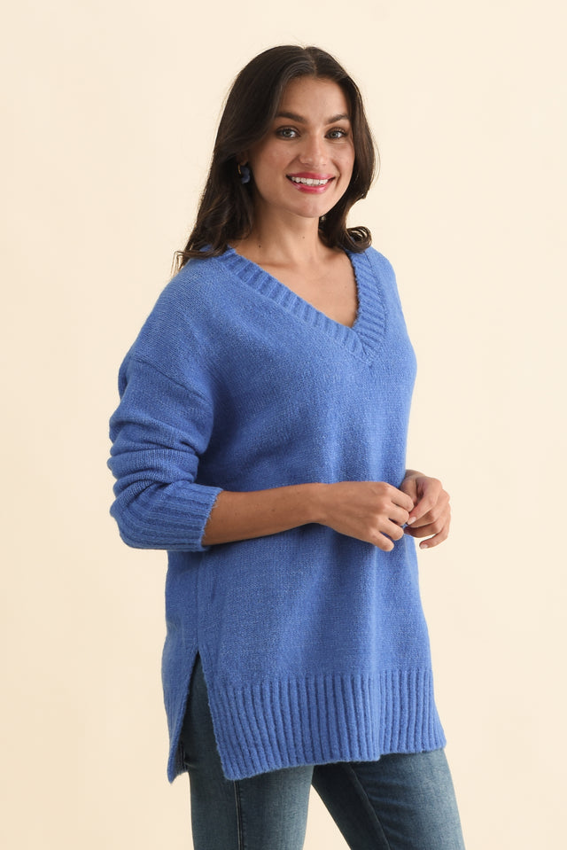 Brilla Blue V Neck Jumper,Brunette model,alt text|model:Brontie image 4