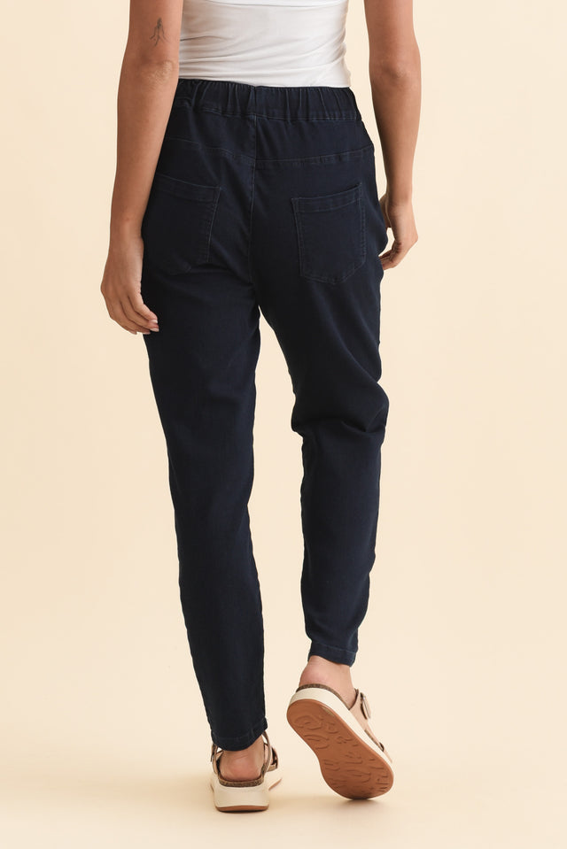 alt text|model:Brontie image 5